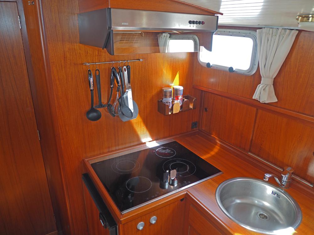 Fore ship, Accommodation